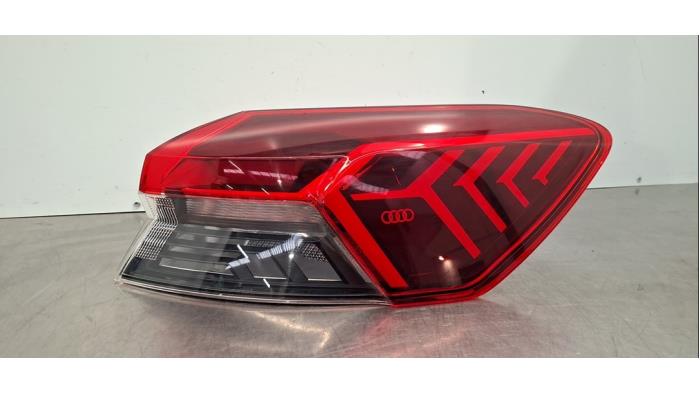 Feu arrière droit Audi Q4