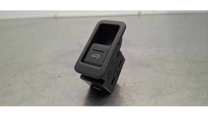 Commutateur hayon Audi Q4