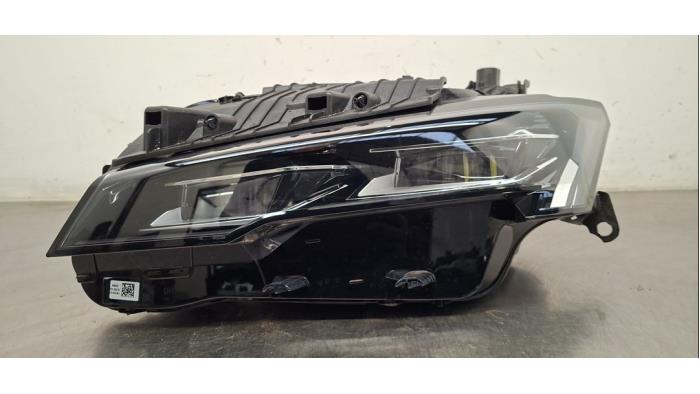 Phare gauche Peugeot 408