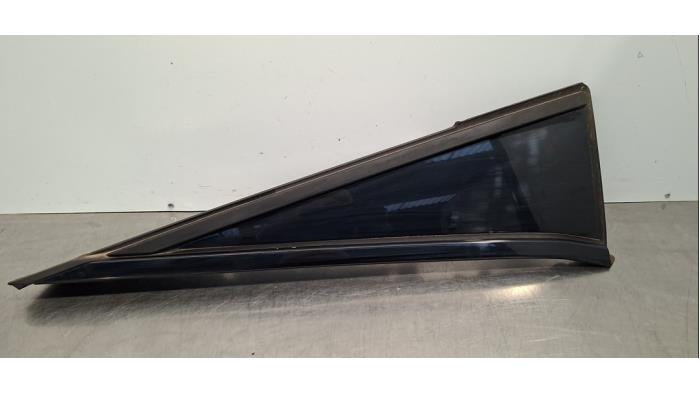 Vitre triangulaire arrière droite Peugeot 408