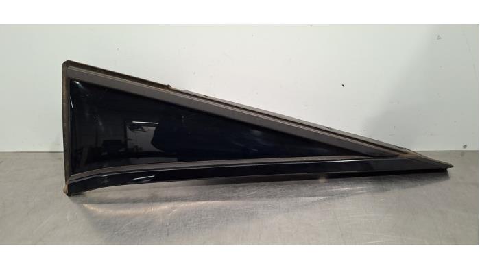 Vitre triangulaire arrière gauche Peugeot 408
