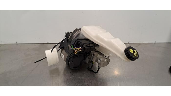 Assistant de freinage Peugeot 408