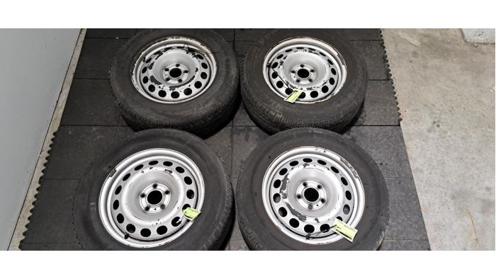 Kit jantes + pneumatiques Citroen Jumpy