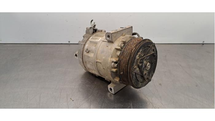 Pompe clim Renault Master