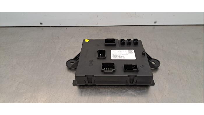 Computer Body Control van een Peugeot 408 1.6 16V HYbrid 180 2023