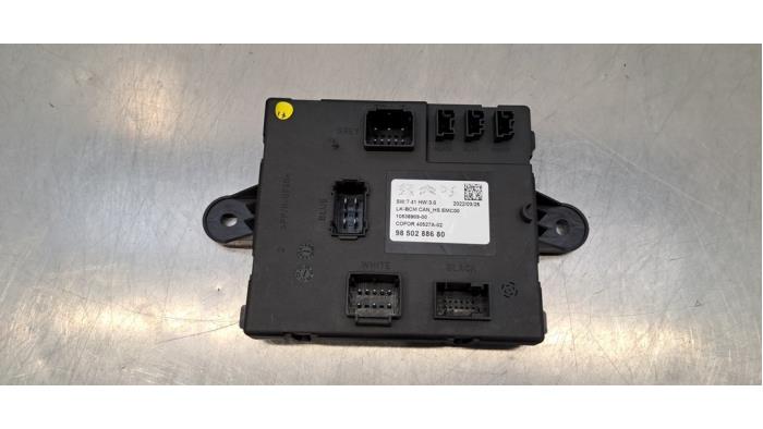 Computer Body Control van een Peugeot 408 1.6 16V HYbrid 180 2023
