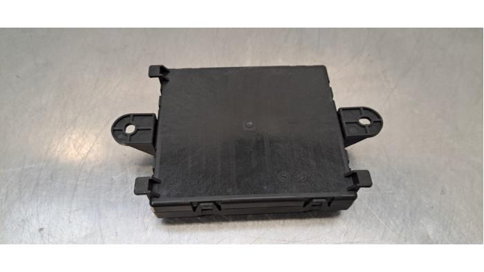 Computer Body Control van een Peugeot 408 1.6 16V HYbrid 180 2023