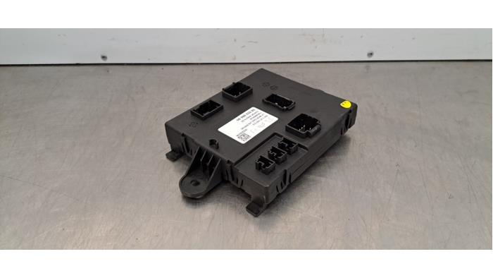 Computer Body Control van een Peugeot 408 1.6 16V HYbrid 180 2023