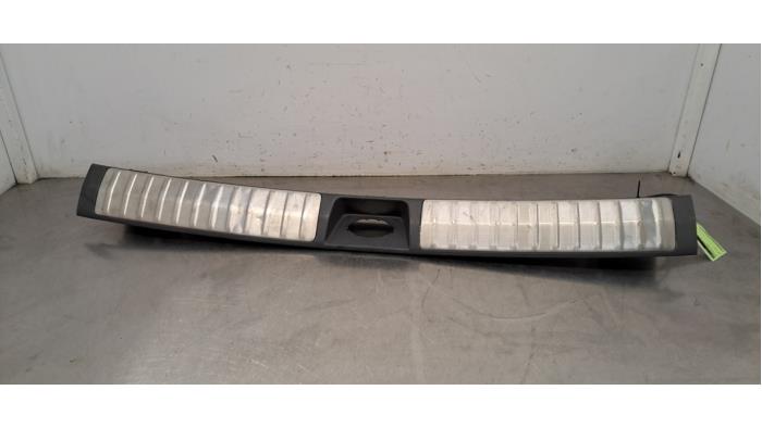 Couverture capteur serrure arrière Kia EV9