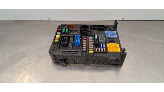 Boîte à fusibles Peugeot 508
