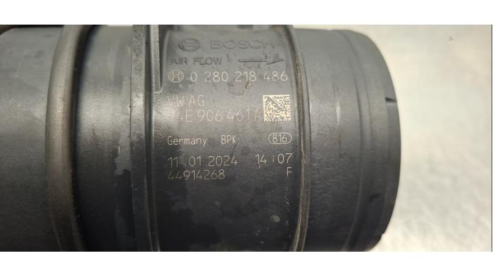 Luchtmassameter van een Volkswagen Crafter (SY) 2.0 TDI FWD 2024