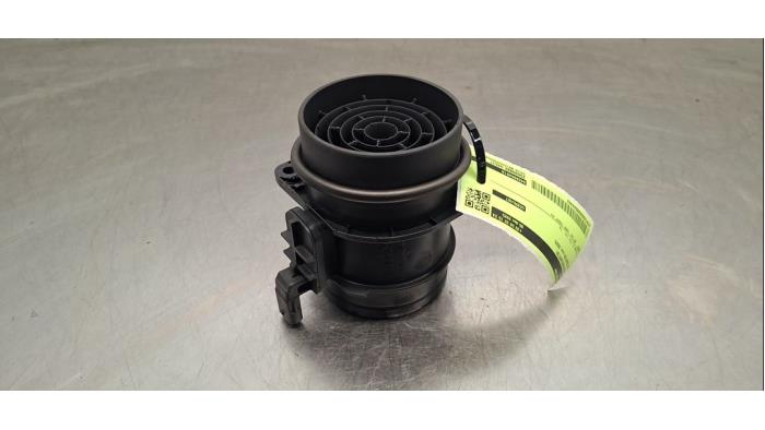 Luchtmassameter van een Volkswagen Crafter (SY) 2.0 TDI FWD 2024