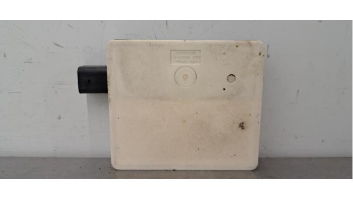 Radar sensor van een Mercedes-Benz C Estate (S206)  2022