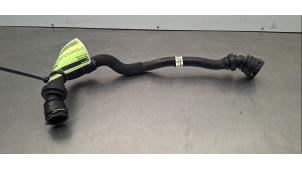 Gebruikte Koelwaterslang BMW X1 (U11) xDrive 25e 1.5 TwinPower Turbo 12V Prijs € 42,35 Inclusief btw aangeboden door Autohandel Didier