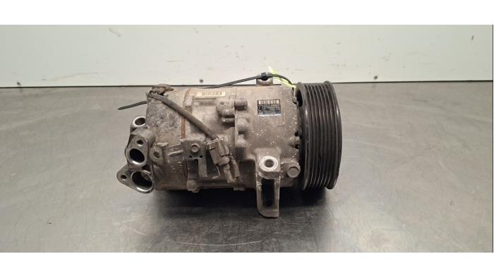 Pompe clim Mercedes Vito