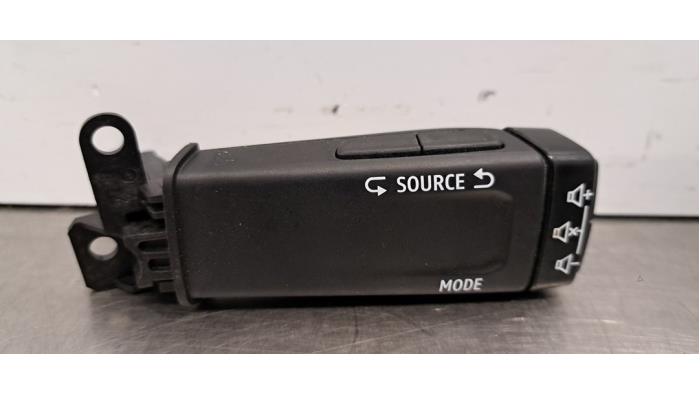 Commande radio volant Renault Clio