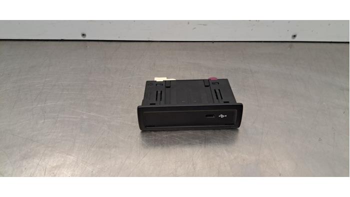 Prise USB Mercedes GLB-Klasse