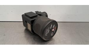 Gebruikte Trekhaakkogel Mercedes GLA (156.9) 1.6 180 16V Prijs € 48,40 Inclusief btw aangeboden door Autohandel Didier