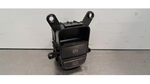 Gebruikte Schakelaar handrem Hyundai Tucson (NX) 1.6 T-GDI Hybrid 48V Prijs € 24,20 Inclusief btw aangeboden door Autohandel Didier