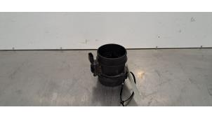 Gebruikte Luchtmassameter Mercedes Vito (447.6) 2.0 119 CDI 16V Prijs € 48,40 Inclusief btw aangeboden door Autohandel Didier