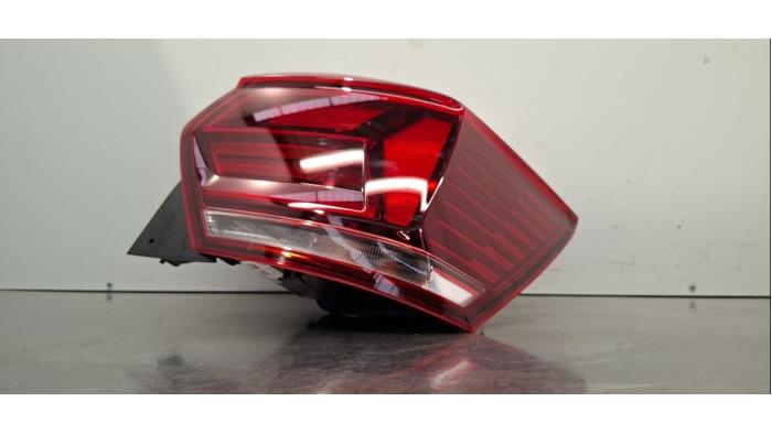Feu arrière droit Volkswagen Polo