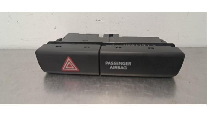 Commutateur éclairage d'urgence Suzuki S-Cross