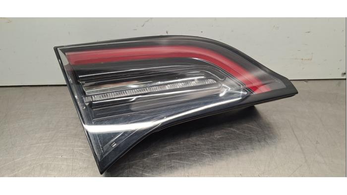 Feu arrière gauche Tesla Model Y