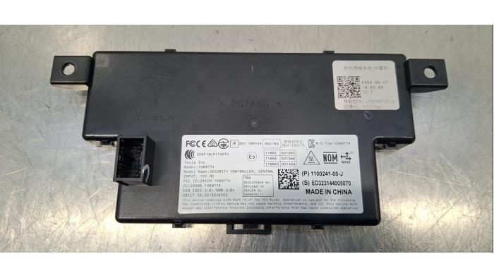 Module (divers) Tesla Model Y
