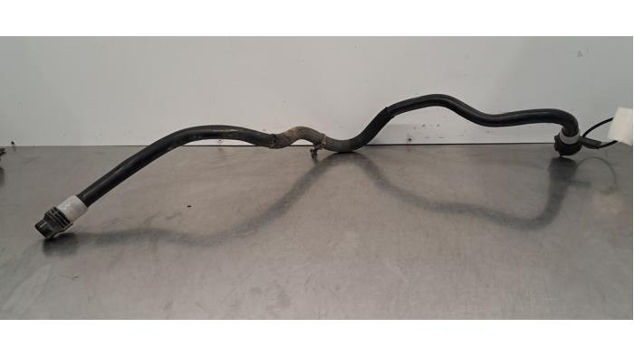 Tuyau radiateur Tesla Model Y