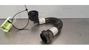 Gebruikte Slang (diversen) Tesla Model Y (5YJY) Long Range,Performance Prijs € 24,20 Inclusief btw aangeboden door Autohandel Didier