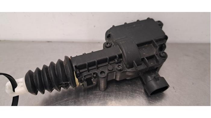 Divers Tesla Model Y