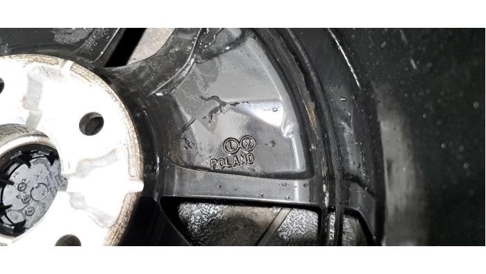 Velg + Band van een Kia Ceed Sportswagon (CDF) 1.6 GDI 16V PHEV 2024