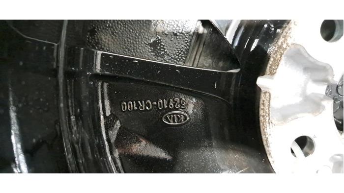 Velg + Band van een Kia Ceed Sportswagon (CDF) 1.6 GDI 16V PHEV 2024