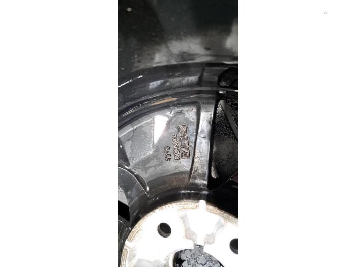 Velg + Band van een Kia Ceed Sportswagon (CDF) 1.6 GDI 16V PHEV 2024