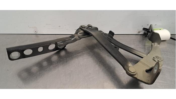 Charnière capot Peugeot 3008