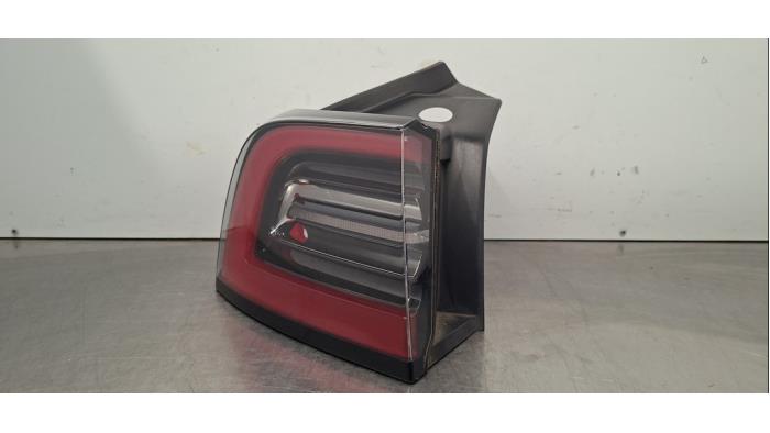 Feu arrière gauche Tesla Model Y