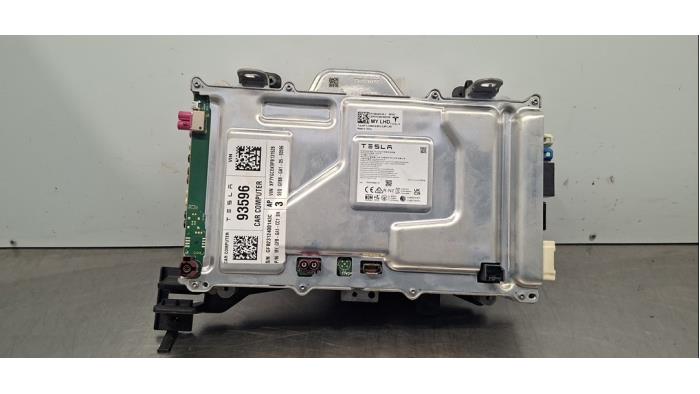 Ordinateur gestion moteur Tesla Model Y