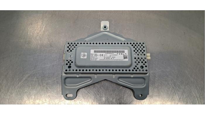 Module radio Tesla Model Y