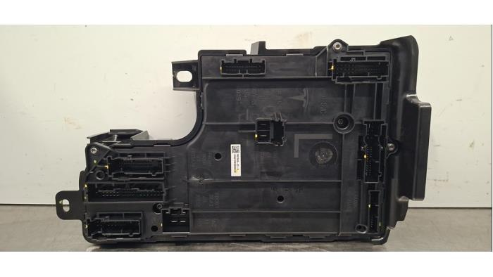 Ordinateur contrôle fonctionnel Tesla Model Y