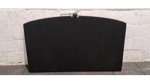 Gebruikte Kofferbak Mat Tesla Model Y (5YJY) Long Range,Performance Prijs € 133,10 Inclusief btw aangeboden door Autohandel Didier