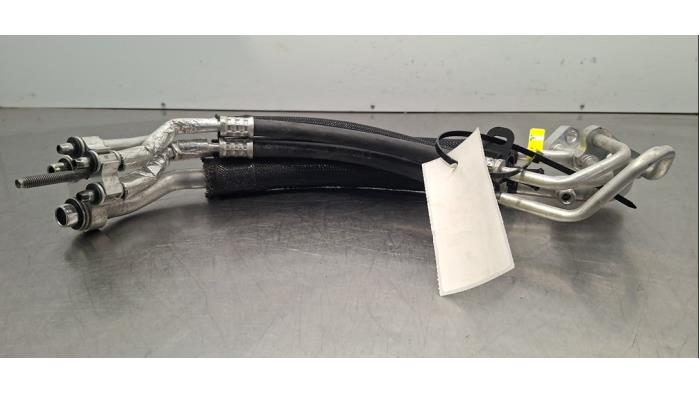 Tuyau clim Tesla Model Y