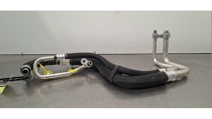 Tuyau clim Tesla Model Y