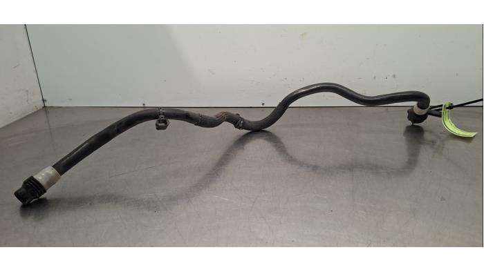 Tuyau radiateur Tesla Model Y