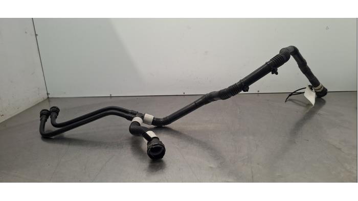 Tuyau (divers) Tesla Model Y