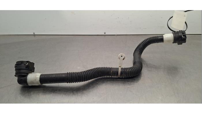 Tuyau (divers) Tesla Model Y