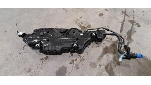 Gebruikte Tank adblue Mercedes CLA Shooting Brake (118.6) 1.5 CLA-180d Prijs € 332,75 Inclusief btw aangeboden door Autohandel Didier