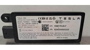 Gebruikte Antenne bluetooth Tesla Model Y (5YJY) Long Range,Performance Prijs € 133,10 Inclusief btw aangeboden door Autohandel Didier