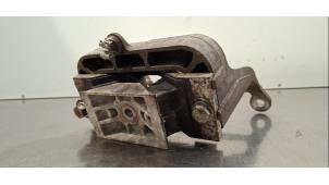 Gebruikte Motorrubber Renault Master III (FV) 2.3 dCi 145 16V FWD Prijs € 42,35 Inclusief btw aangeboden door Autohandel Didier