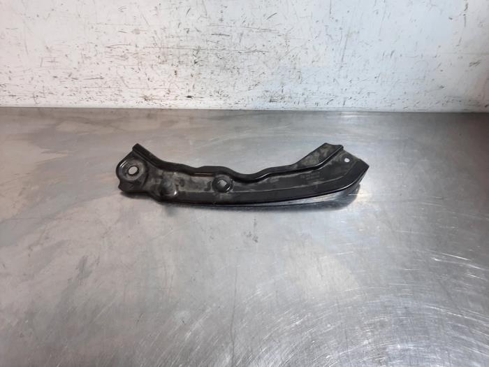 Cadre phare droit Skoda Scala