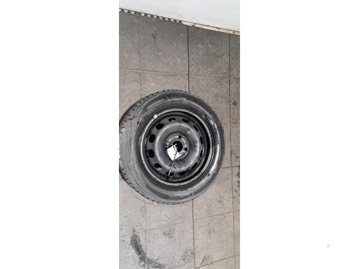 Jante + pneumatique Ford Fiesta